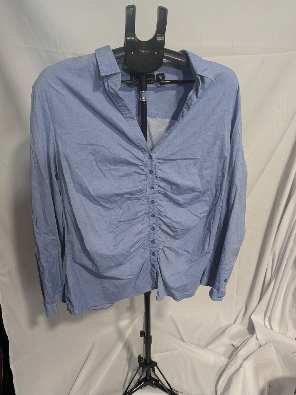 New York & Company Light Blue Ruched Button-Front Shirt